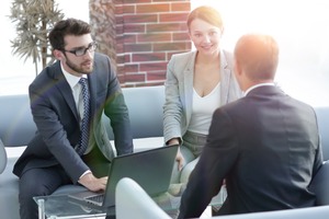 how to find your ideal client with target market analysis